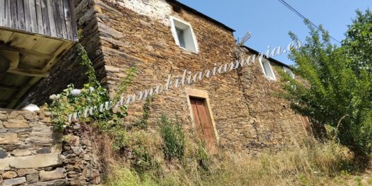CASA CON TERRENO EN RIBEIRA DE PIQUIN, LUGO